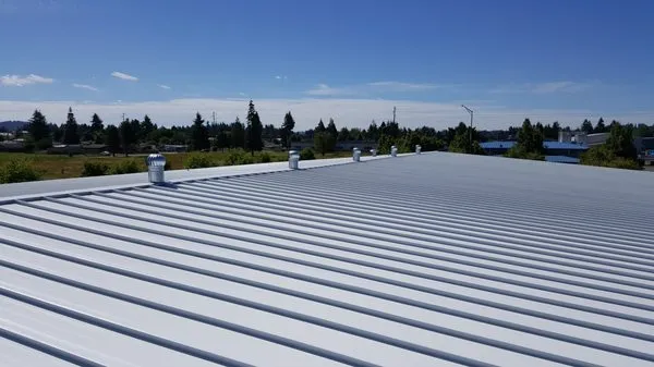 Lakeside Roofing Logo