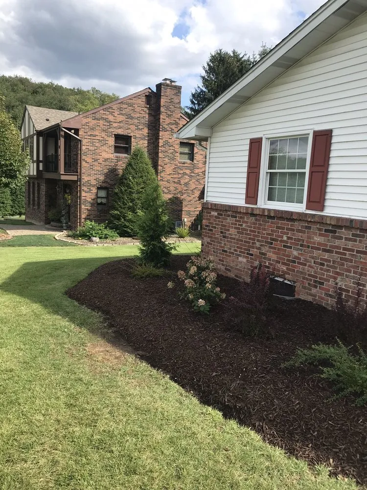 Reliable shingle roofing service in Lynnwood-Pricedale, PA by Landconcepts Landscape And Roofing