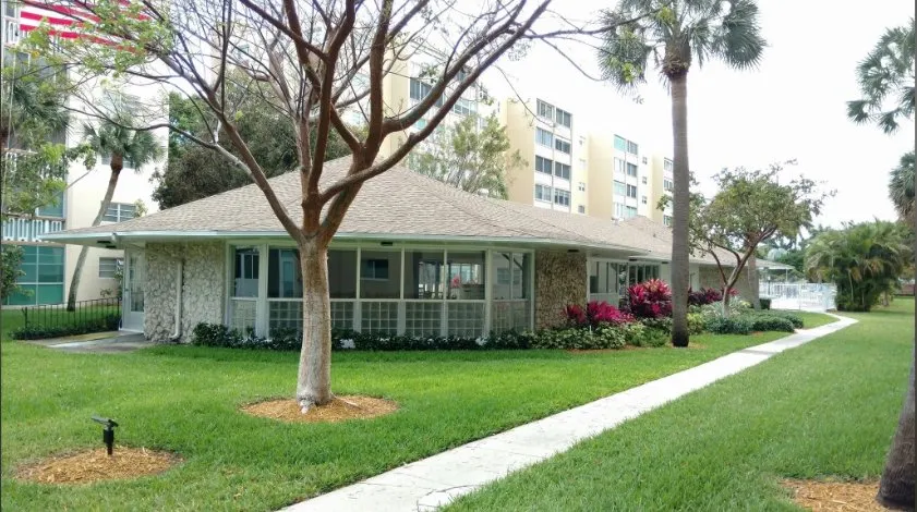 Professional shingle roofing service in Ft. Lauderdale, FL - Landis Roofing Services