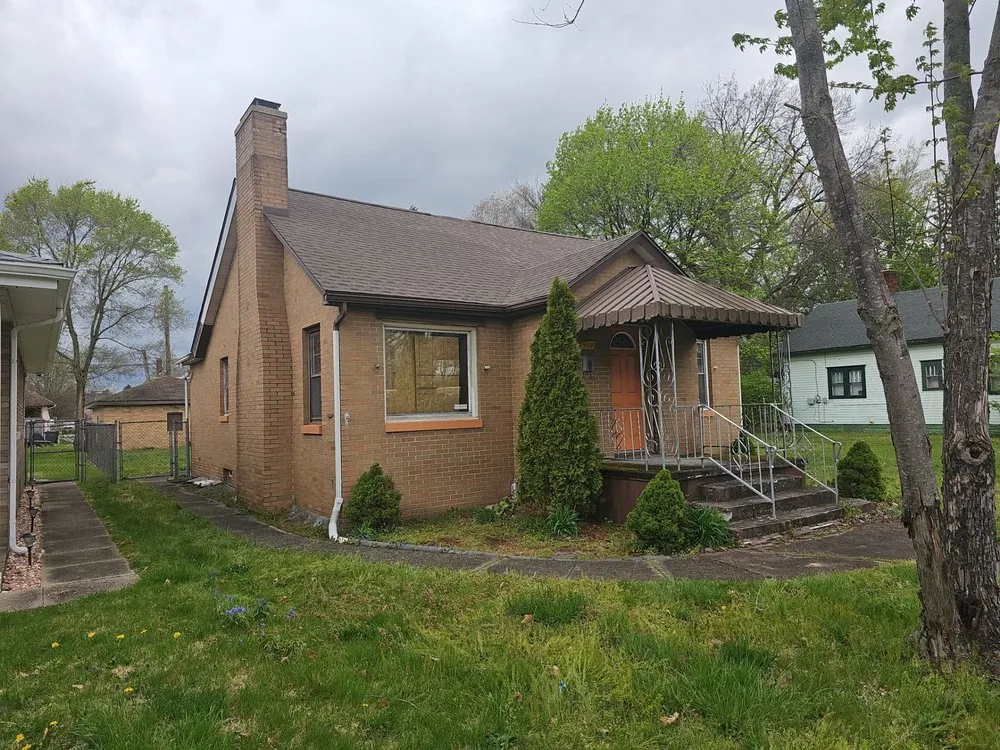 Slide of Lanes Roofing
