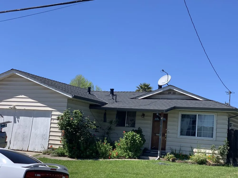 Slide of Lanuza Roofing