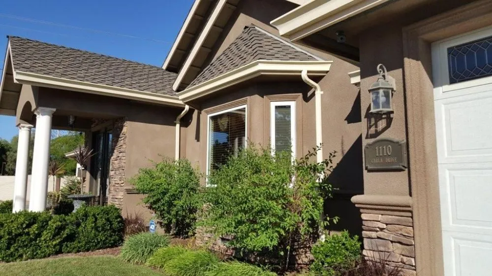 Slide of Lanuza Roofing