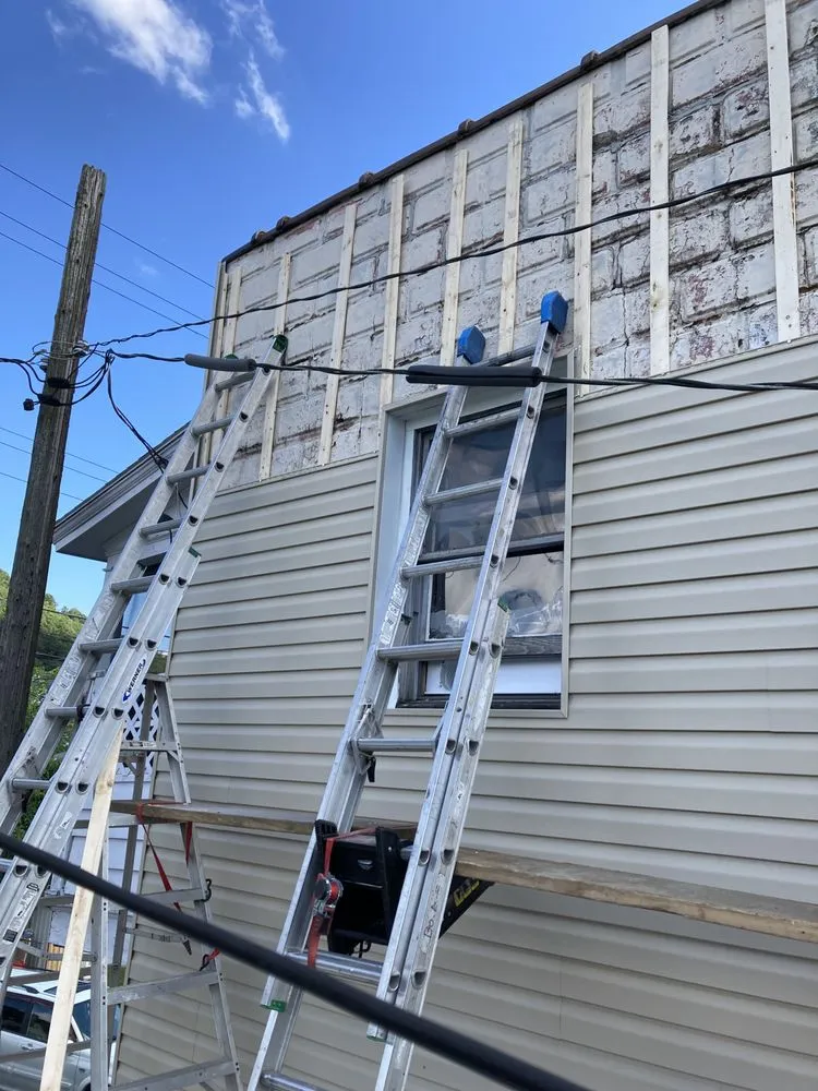 Slide of Lardieri Construction