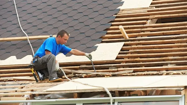 Lares Roofing & Construction