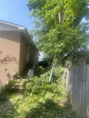 Lario’s Construction Logo