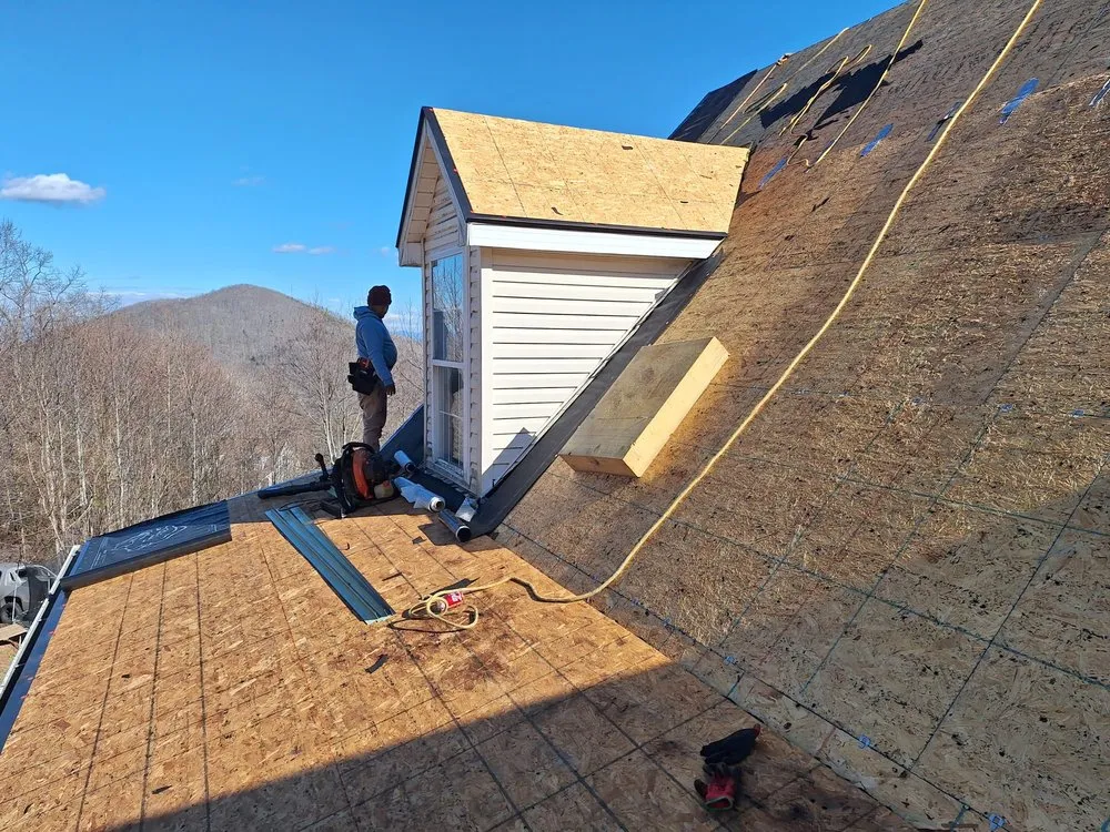 Slide of Larios Roofing