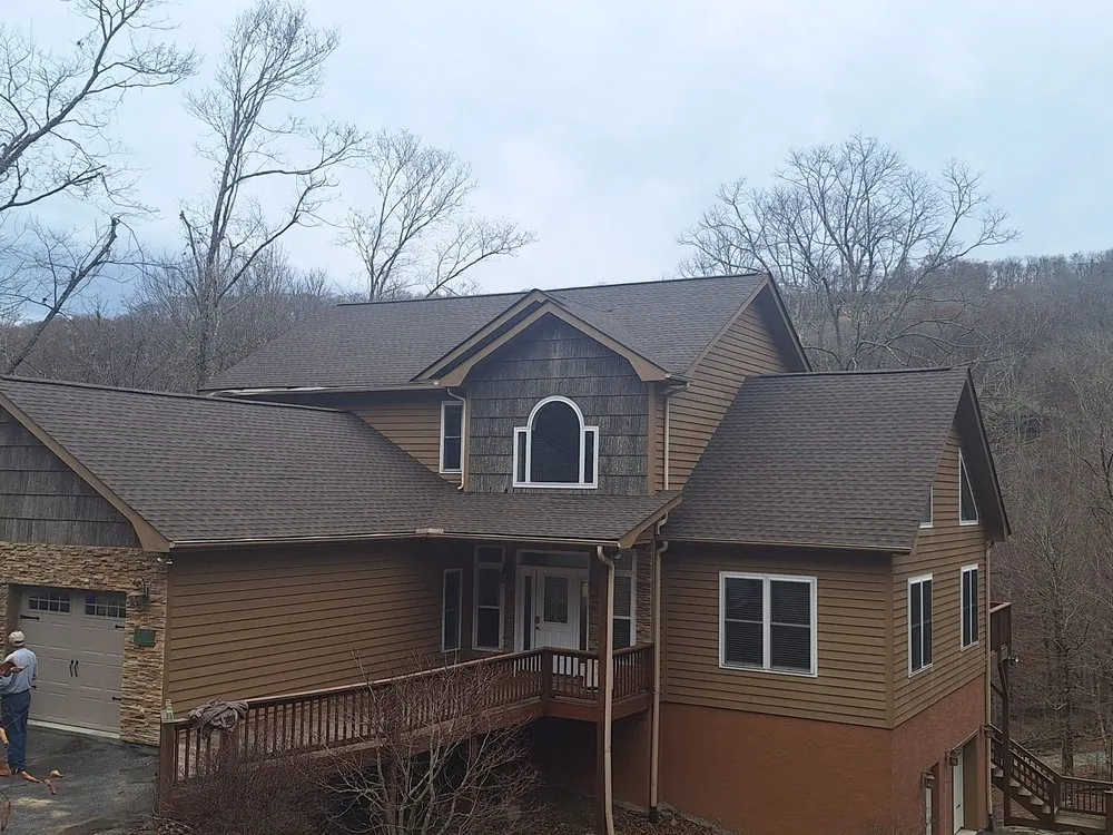 Slide of Larios Roofing