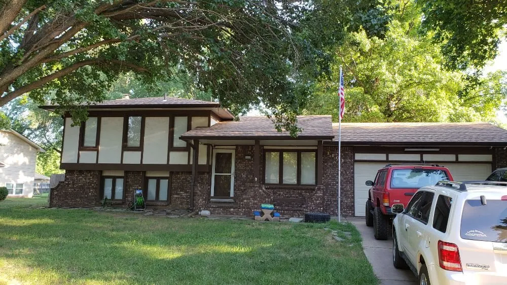 Slide of Larry Walty Roofing & Guttering