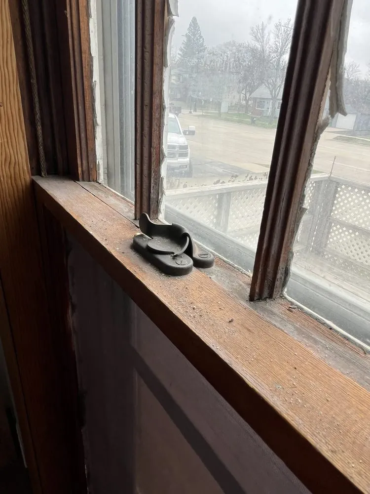 Slide of Larson Siding & Windows