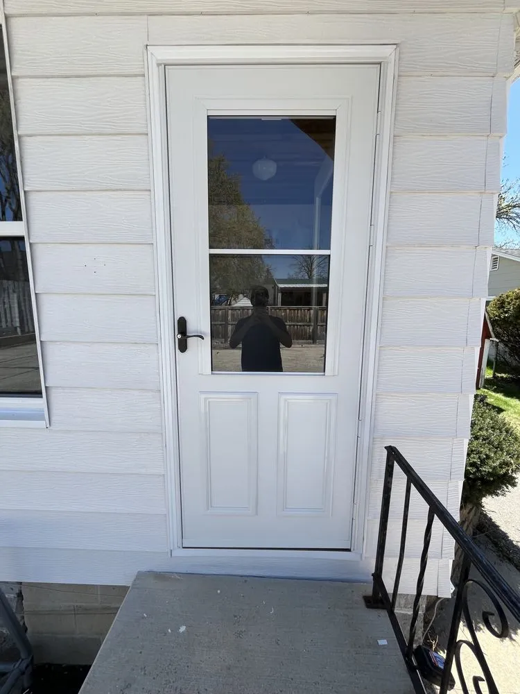 Slide of Larson Siding & Windows