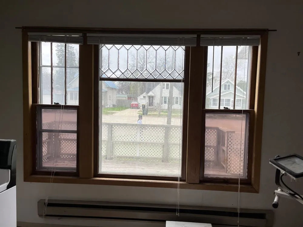 Slide of Larson Siding & Windows