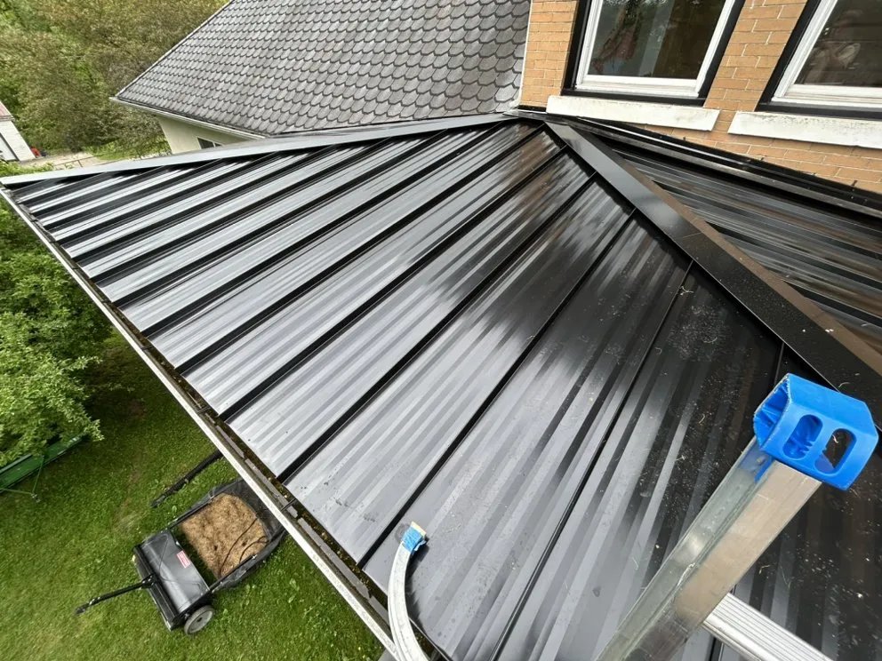 Slide of Laurel Builders