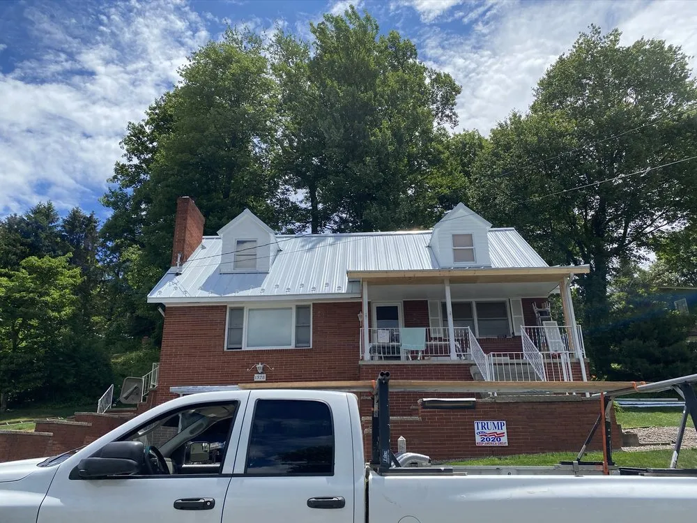 Slide of Laurel Builders