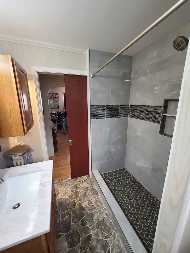 Slide of LAUZON’S CONSTRUCTION