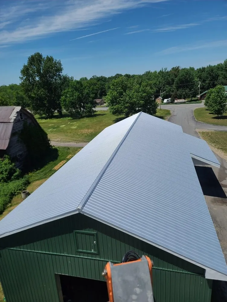 Slide of LAUZON’S CONSTRUCTION