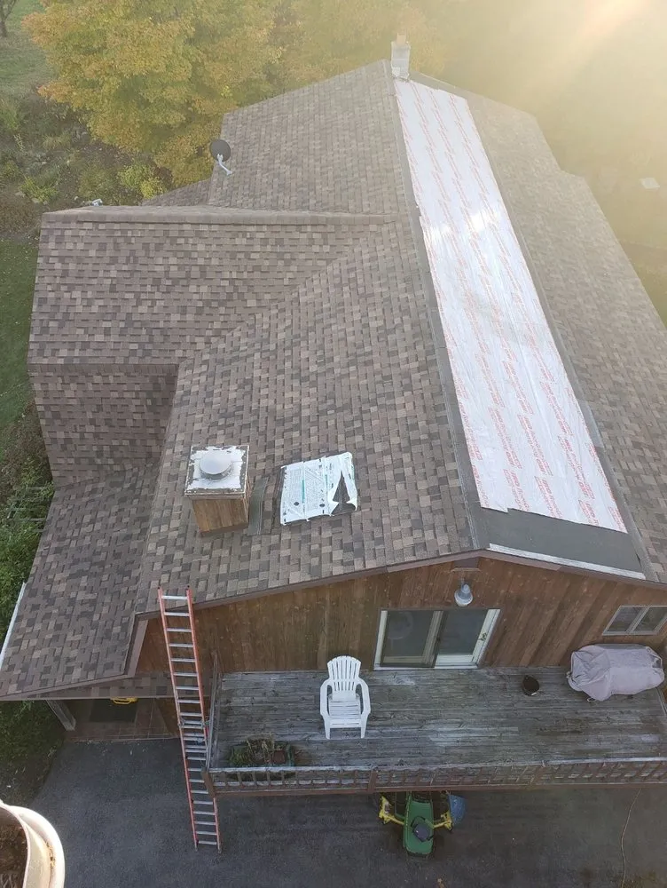 Slide of LAUZON’S CONSTRUCTION