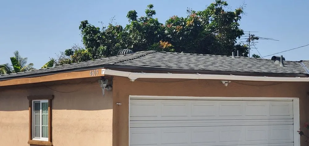 Slide of Lazaros Roofing