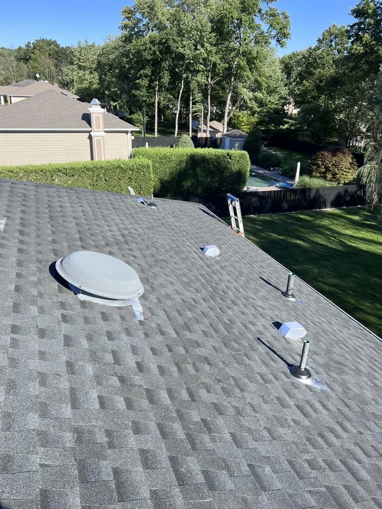 Slide of L&B General Contractor