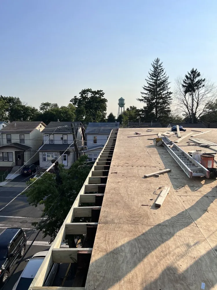 Slide of L&B General Contractor