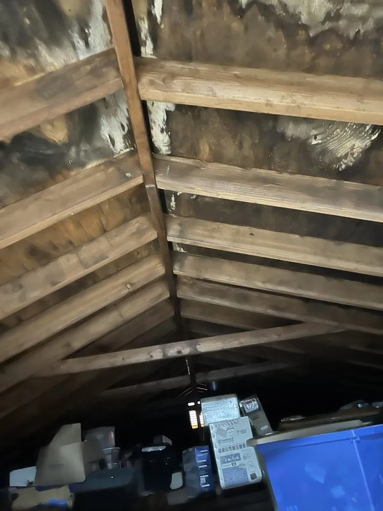 Slide of LE All Season Roofing & Siding