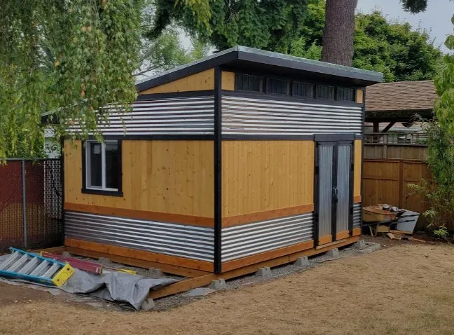 Slide of Le Luxe Handyman Services