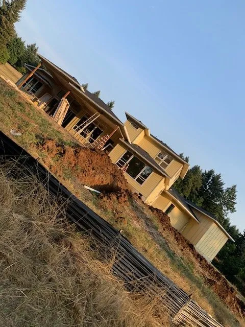 Slide of Le Luxe Handyman Services