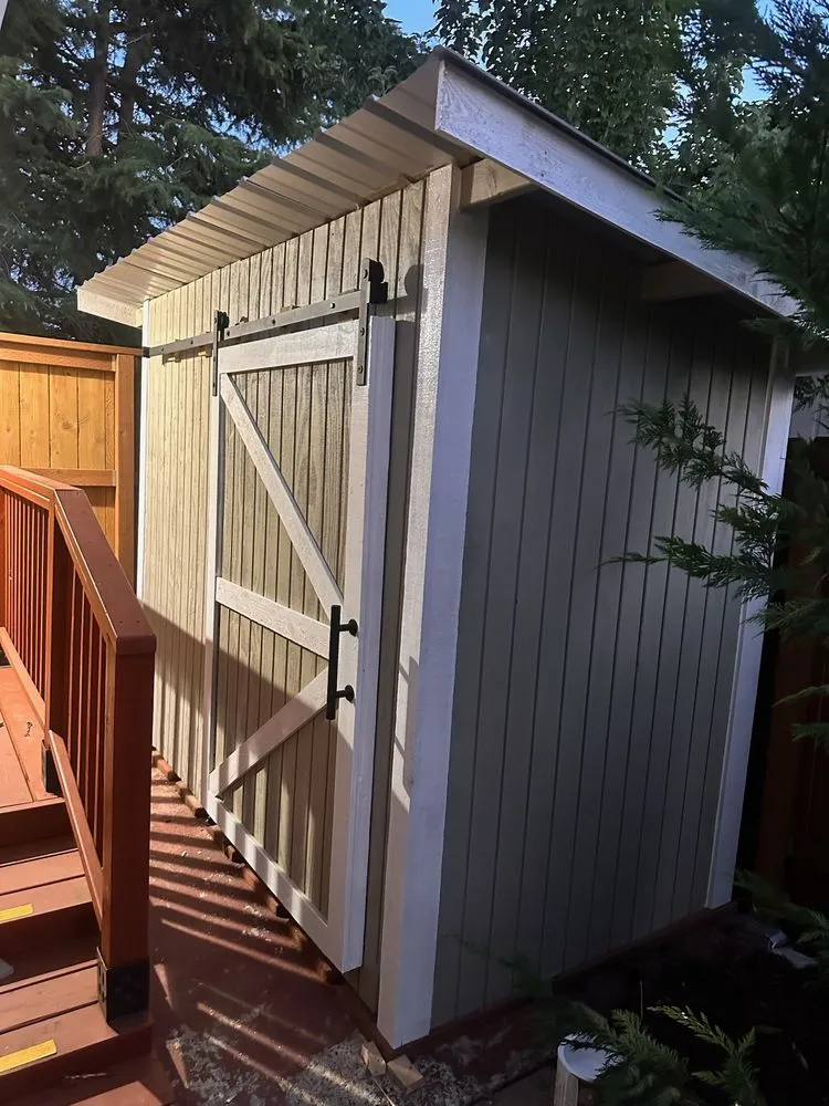 Slide of Le Luxe Handyman Services