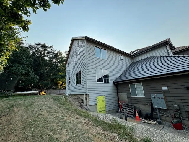 Slide of Le Luxe Handyman Services