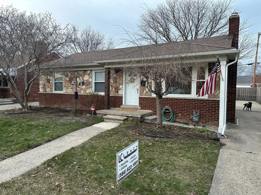 Top-rated shingle roofing service experts serving St Clair Shores, MI - Leach Construction