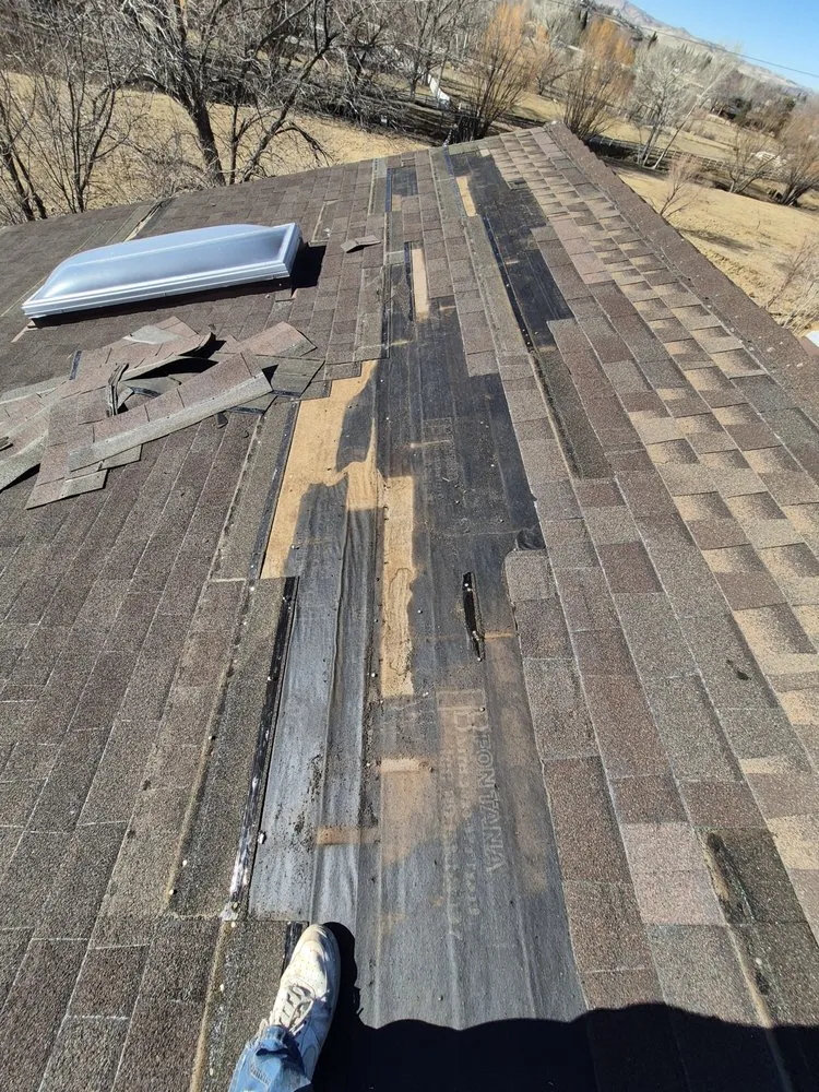 Slide of Lee Roofing and Renovation