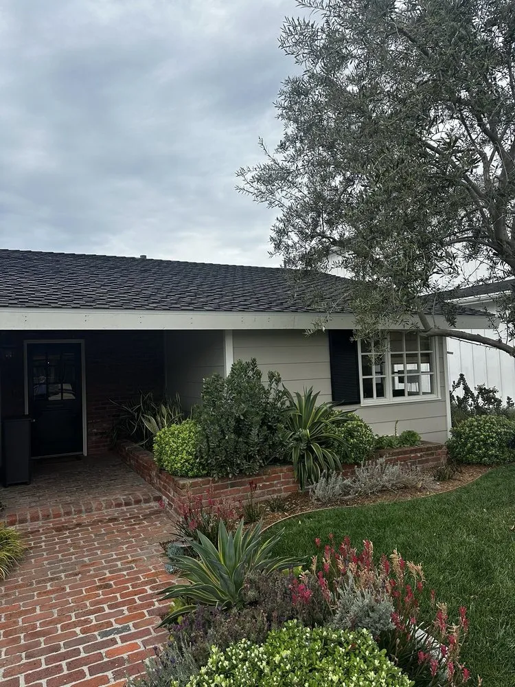 Slide of Lee Roofing of Costa Mesa