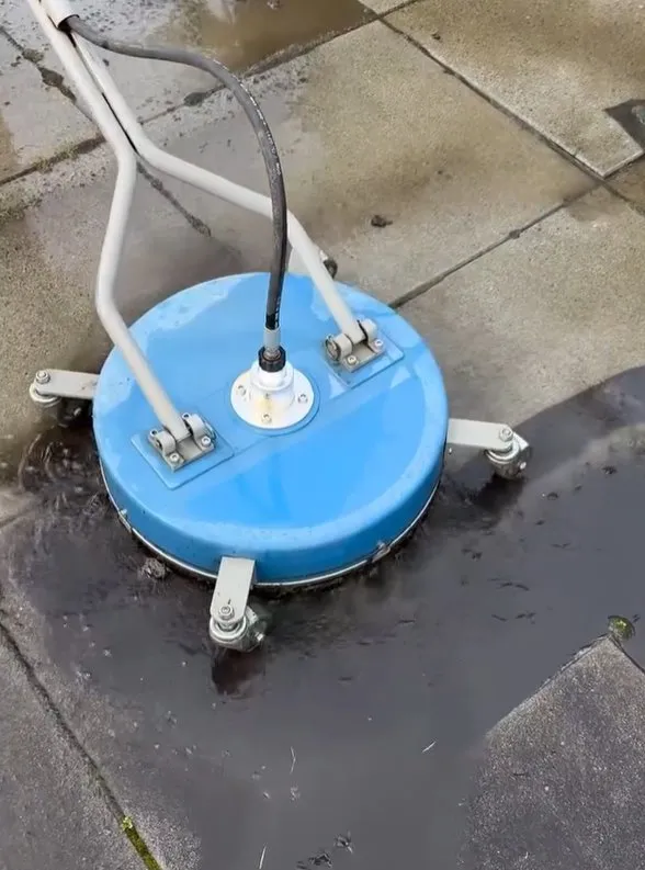 Slide of Lee Services