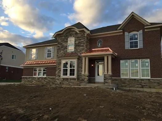 Lee Sheet Metal & Roofing Logo