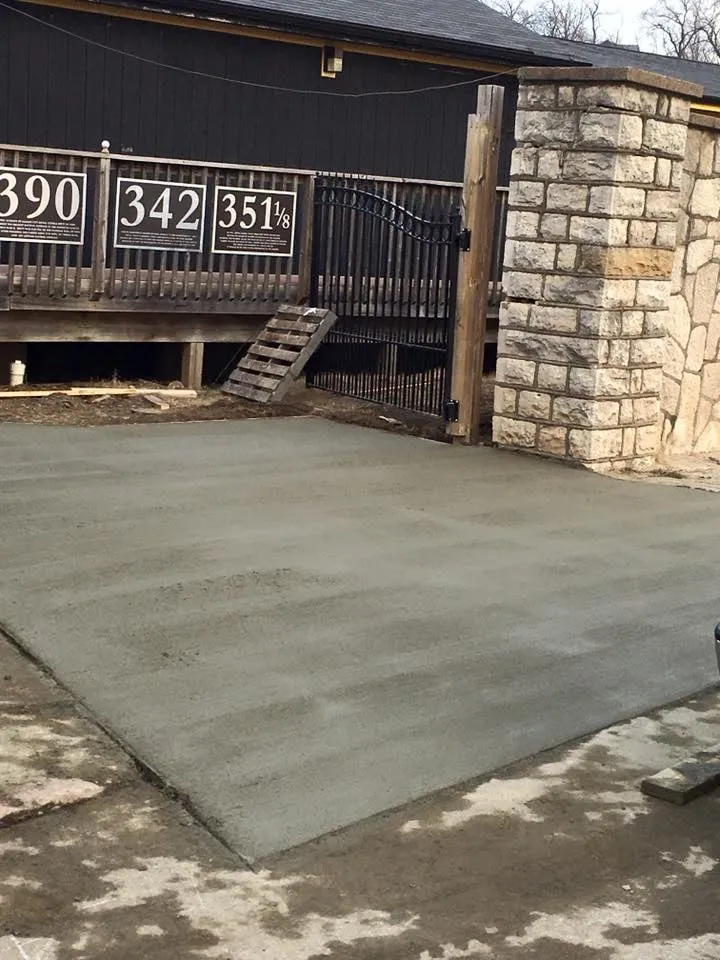 Slide of Leeconstruction