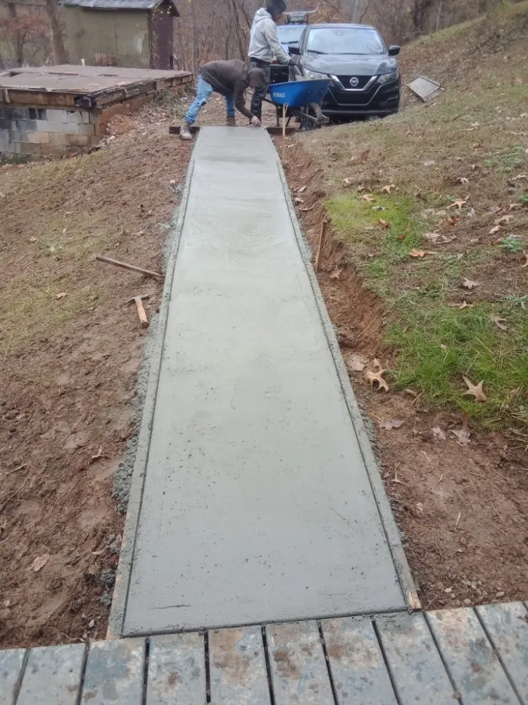 Licensed residential roofing service with free inspection across Malden, WV - Lee's Home Improvements