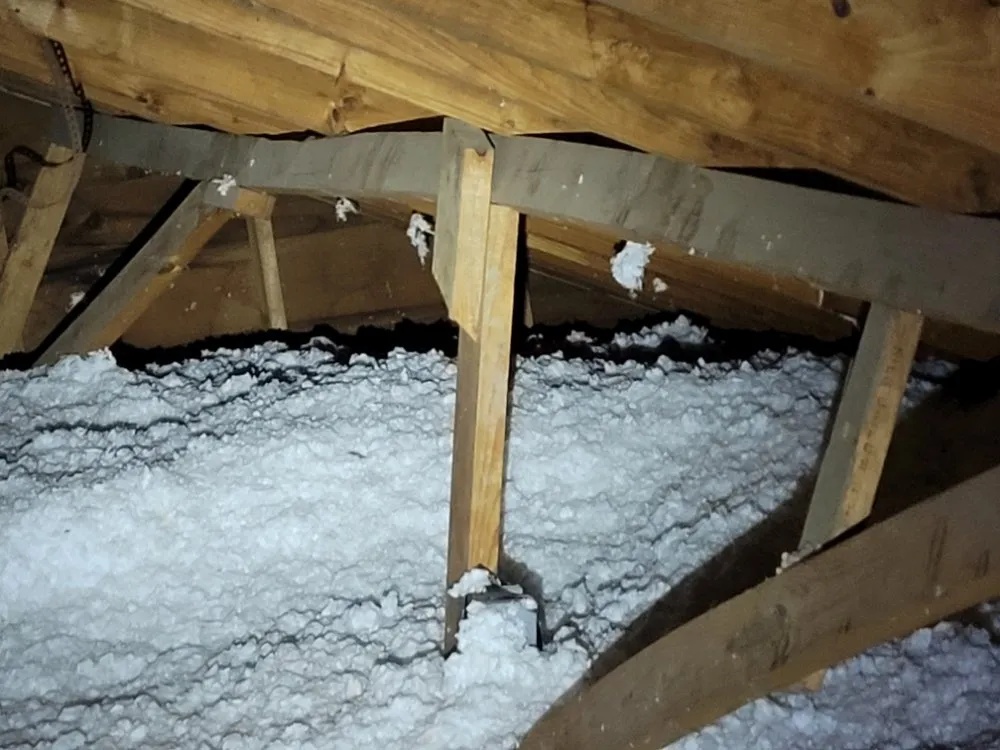 Slide of Lee's Roofing & Construction