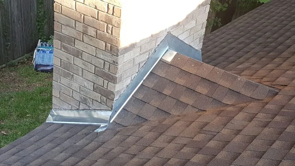 Slide of Lee's Roofing & Construction