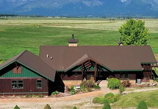 Slide of Lee's Roofing
