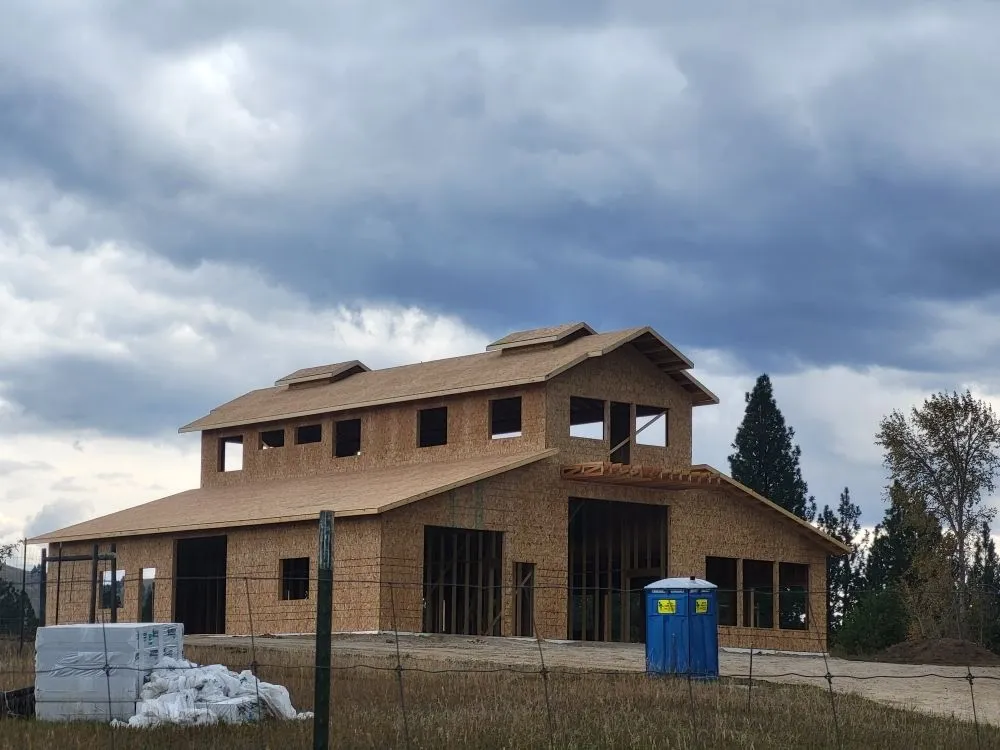 Slide of Lee's Roofing