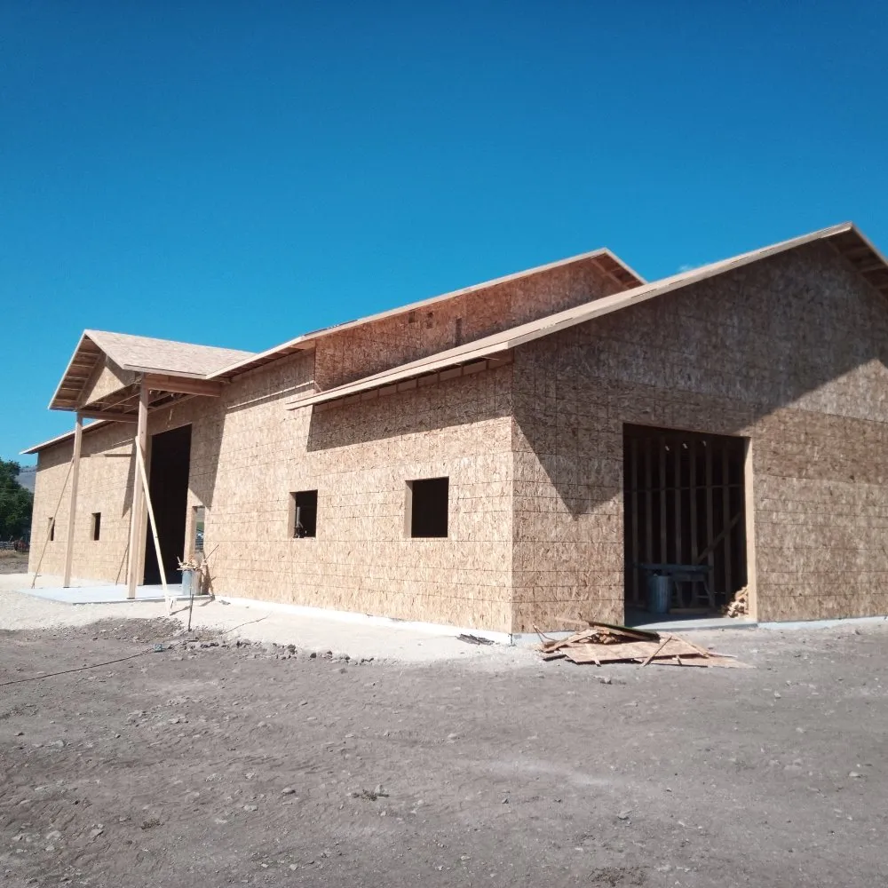 Slide of Lee's Roofing