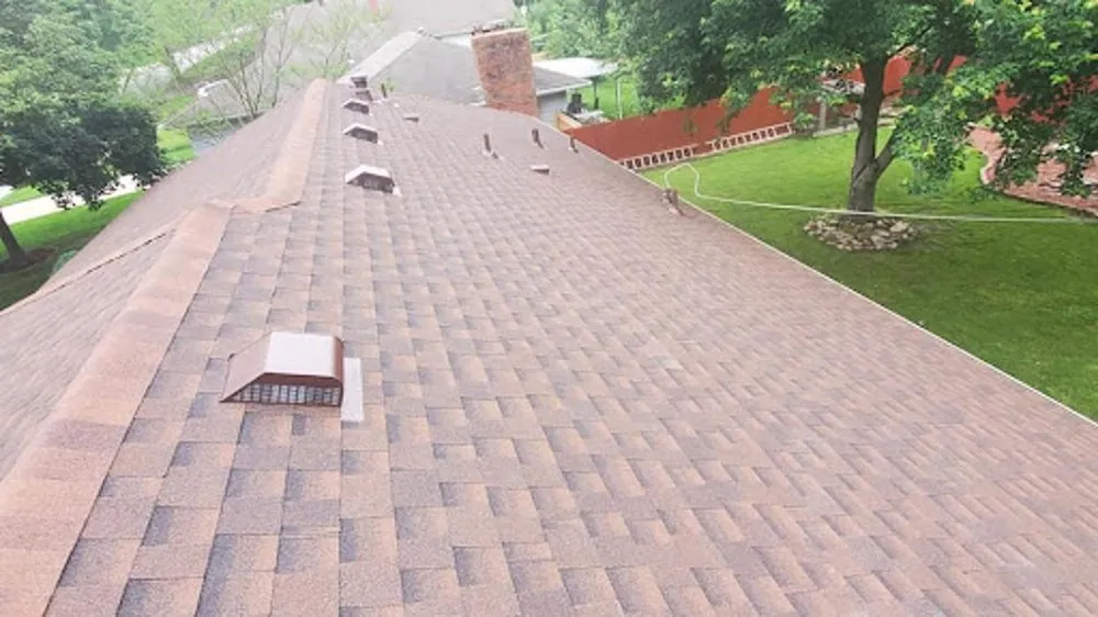 Professional roof inspection in Lee's Summit, MO by Lee's Summit Roofing