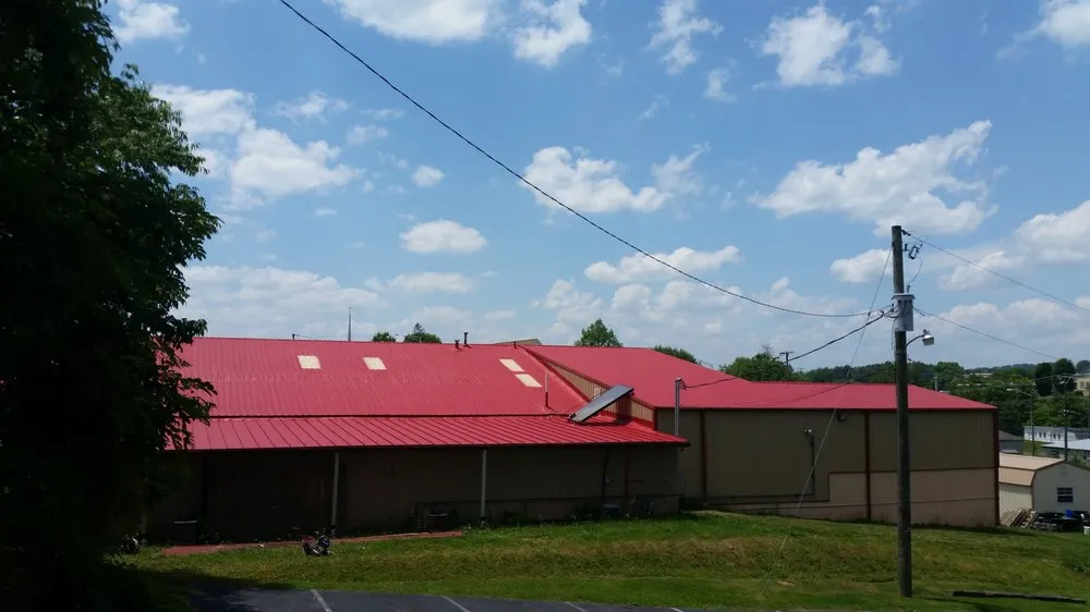 Slide of Lees Top Choice Roofing