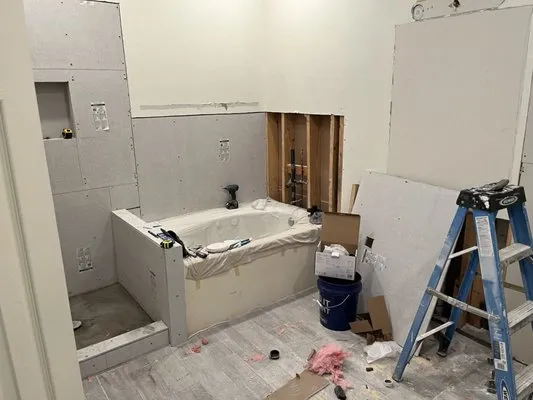 Leftamo Construction Logo