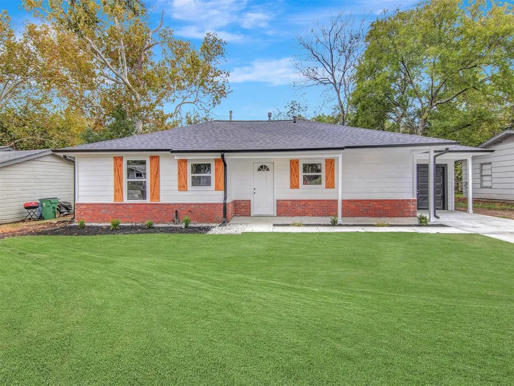 Slide of LegacyEdge Exteriors