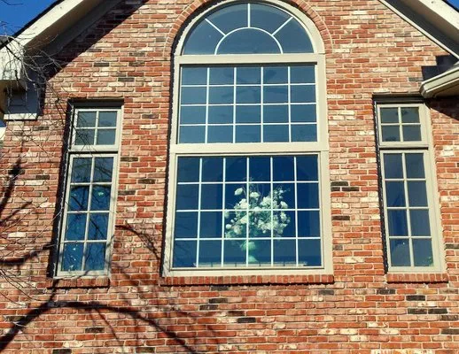 Leising Home Improvements Logo