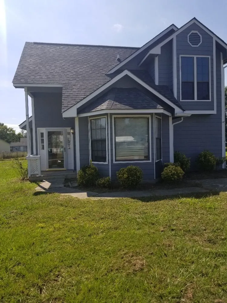 Slide of Leiva Renovations