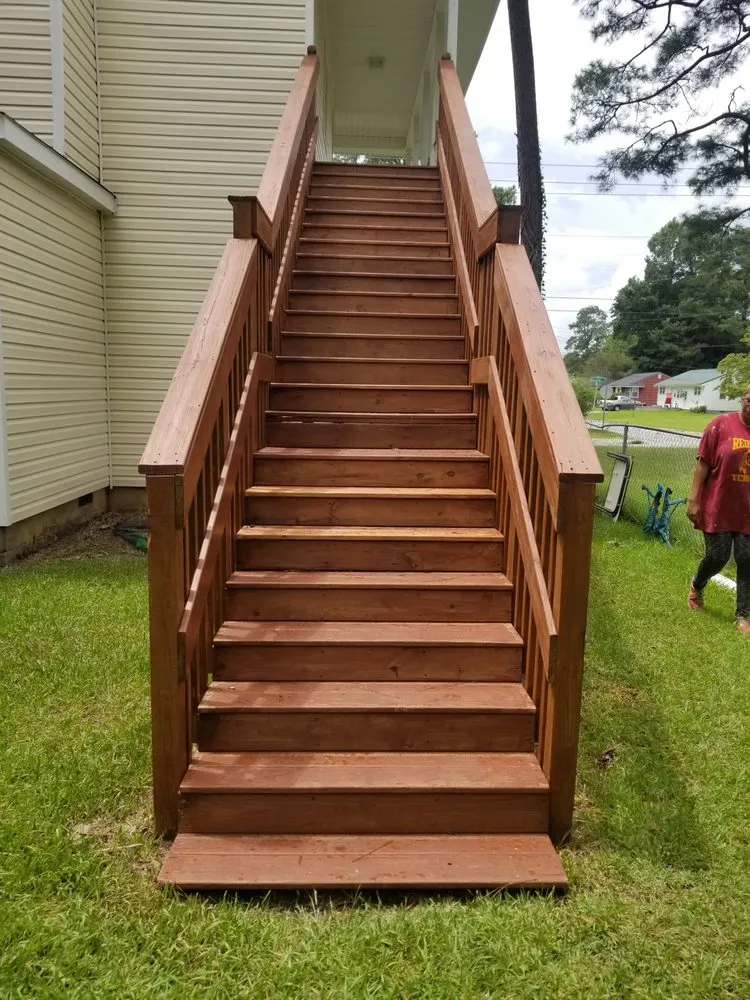 Slide of Leiva Renovations