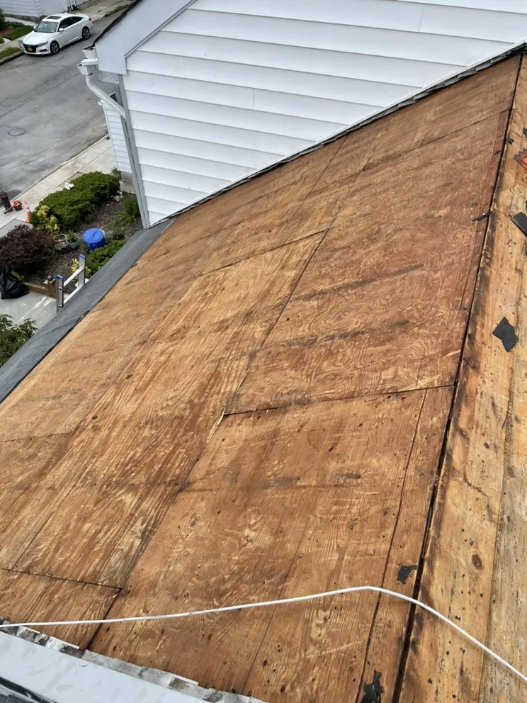 Slide of Lela Construction