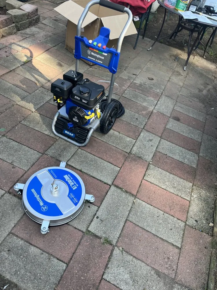 Slide of Lema Rooofing