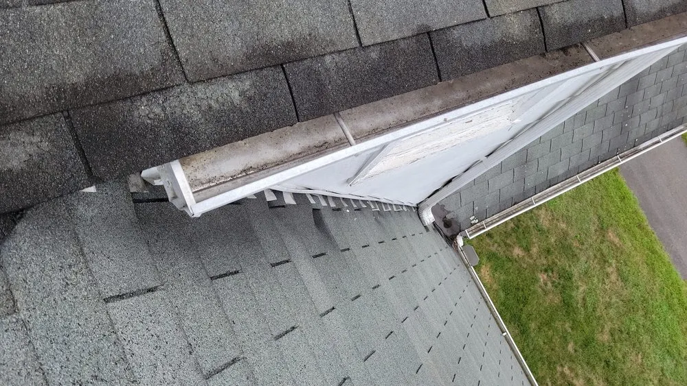 Slide of Lema Rooofing